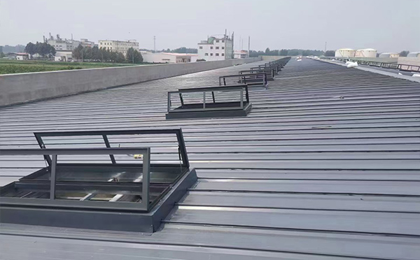 某中学室内体育馆嘉峪关排烟窗改造项目