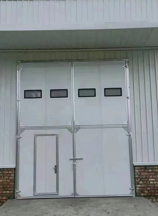 嘉峪关工业门在设备装配车间出入口的实施记录